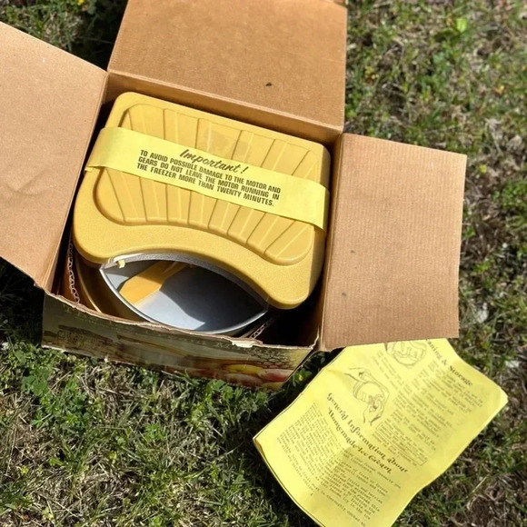 vintage new old stock icecream maker 1974 - ronko - Picture 3 of 7